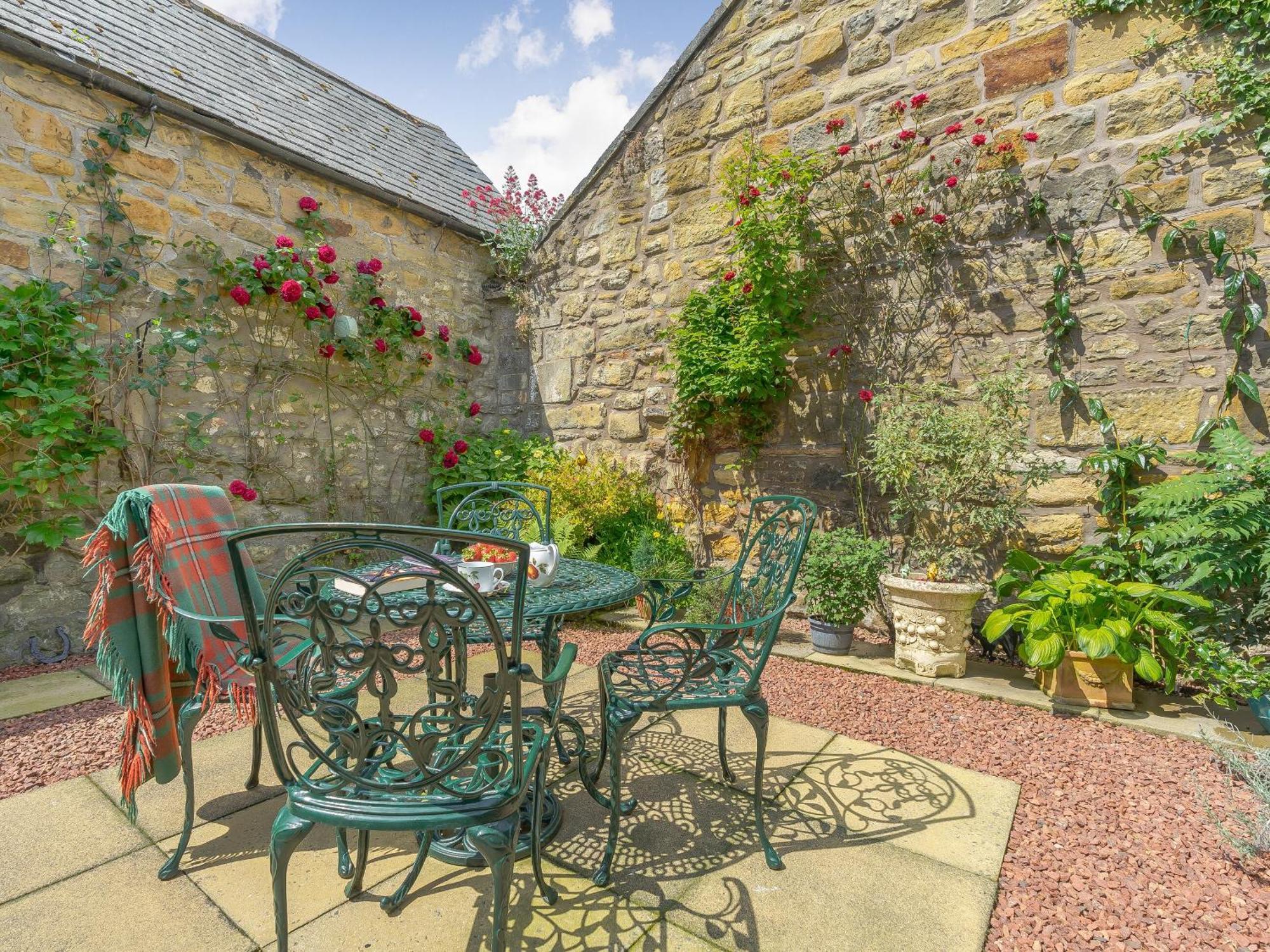 Villa Harrys Den Alnwick Esterno foto