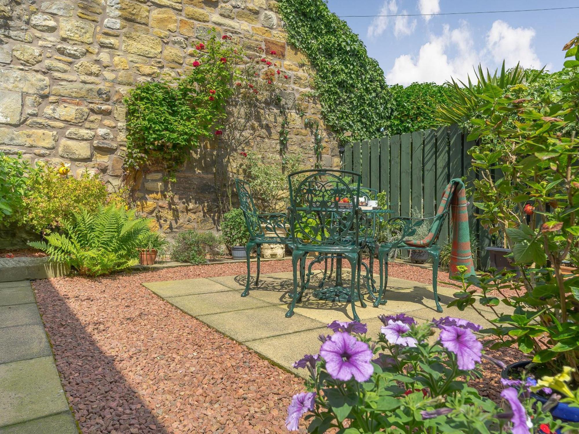 Villa Harrys Den Alnwick Esterno foto